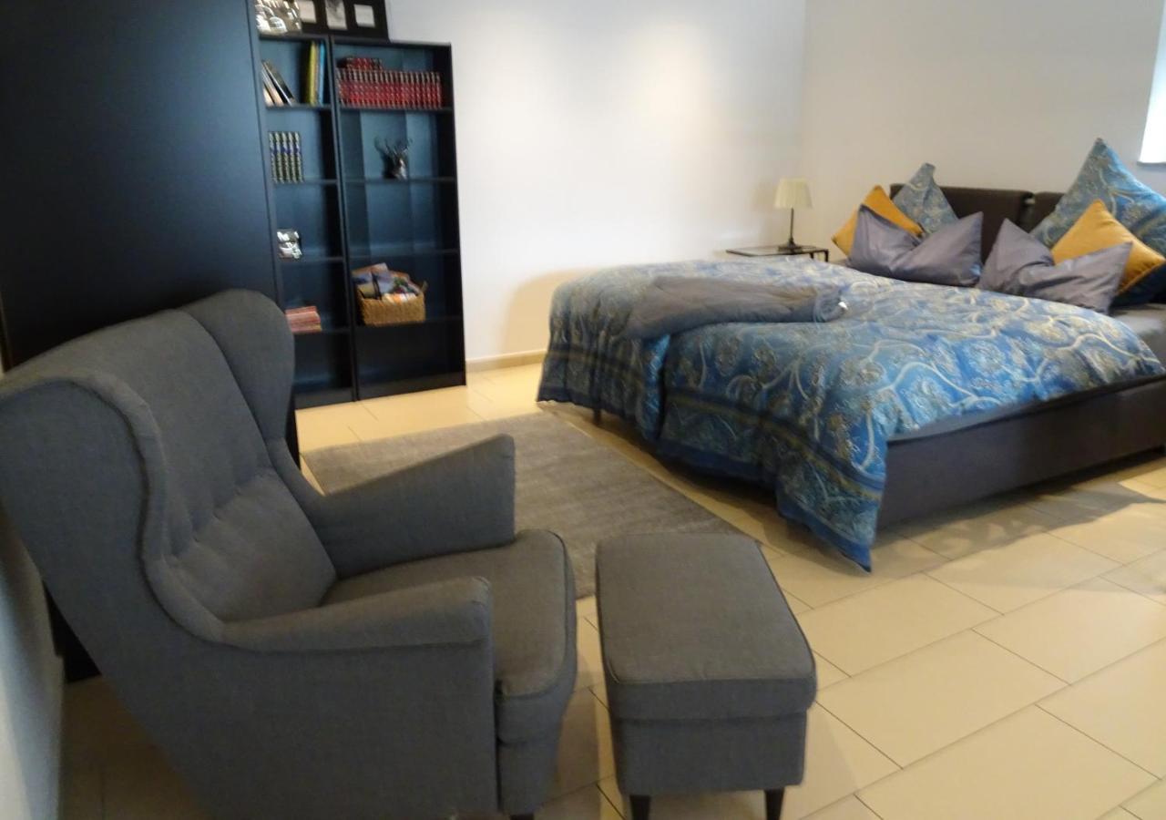 Schoene Ferienwohnung 2,5 Zimmer In Stadtnaehe Mit Eigenem Hofgarten Balingen Extérieur photo