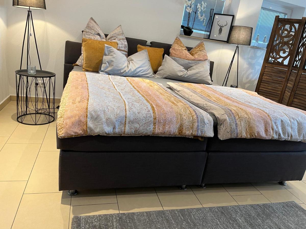Schoene Ferienwohnung 2,5 Zimmer In Stadtnaehe Mit Eigenem Hofgarten Balingen Extérieur photo