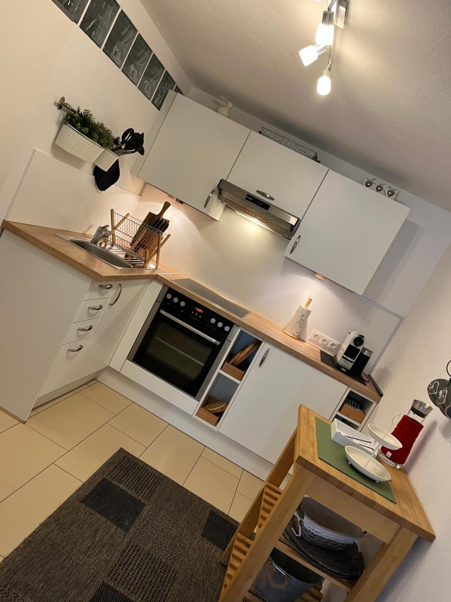 Schoene Ferienwohnung 2,5 Zimmer In Stadtnaehe Mit Eigenem Hofgarten Balingen Extérieur photo